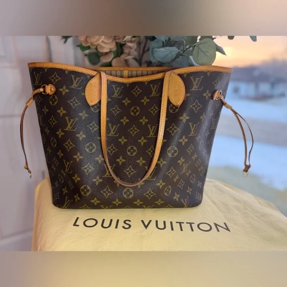 Authentic Louis Vuitton Neverfull MM Monogram Tote 2017 SD0157 - Picture 2 of 13